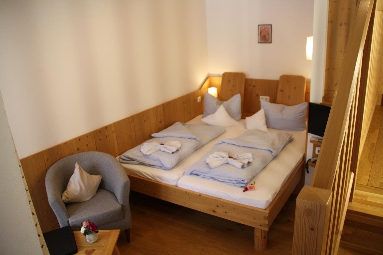 Pension Schusterpeter Bad Tölz Esterno foto